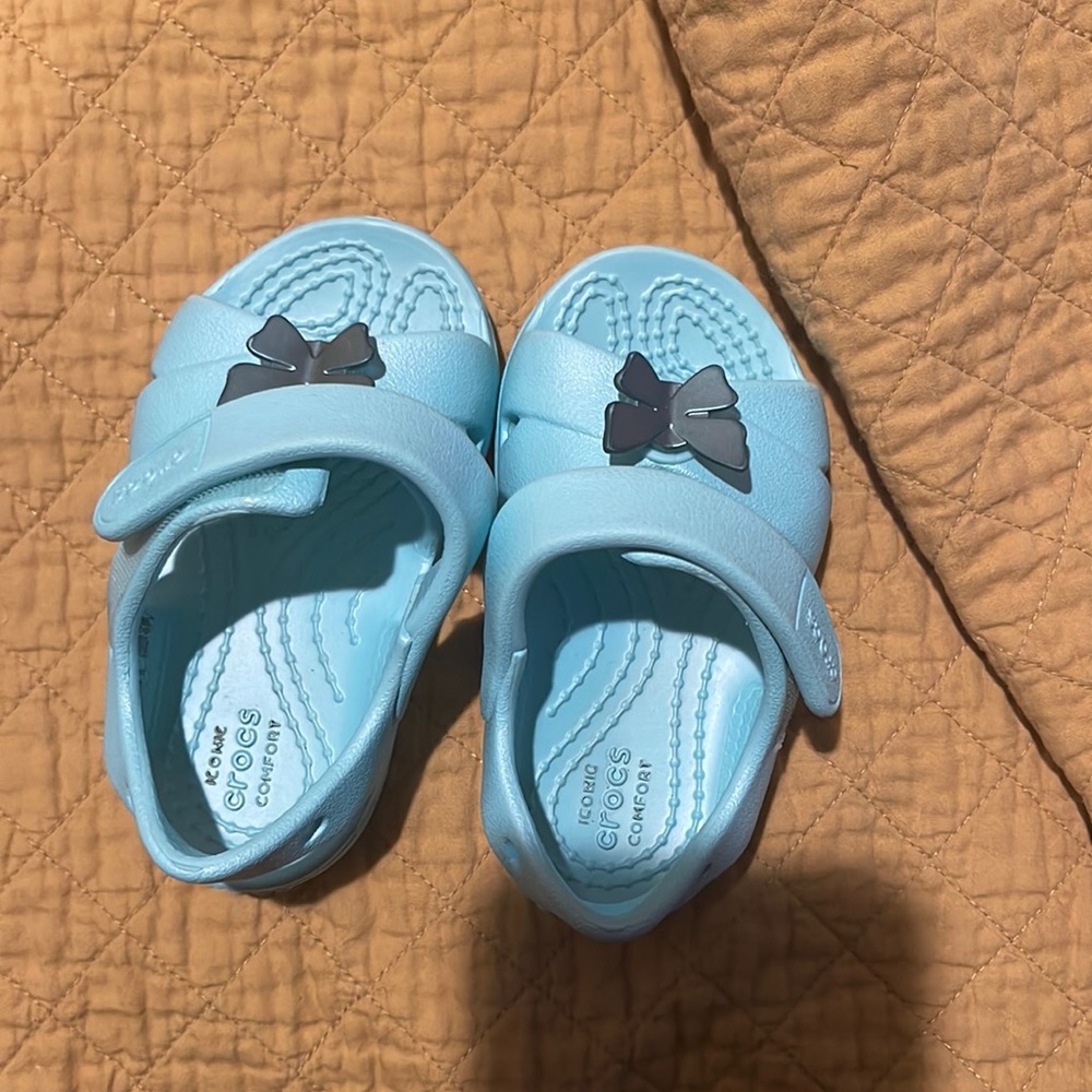 5C crocs